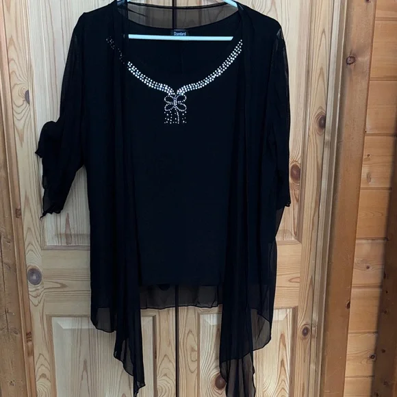 Black Sleeveless Rhinestone Bow High-Low Top - Picture 3 of 6